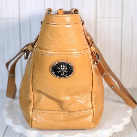 Coach Gallery F13761 Golden Tan Patent Leather Medium Shoulder Bag Turn Locks - Picture 4 of 16